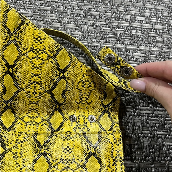 Large Snake Print Yellow & Black Clutch With Removable Strap - Picture 6 of 10